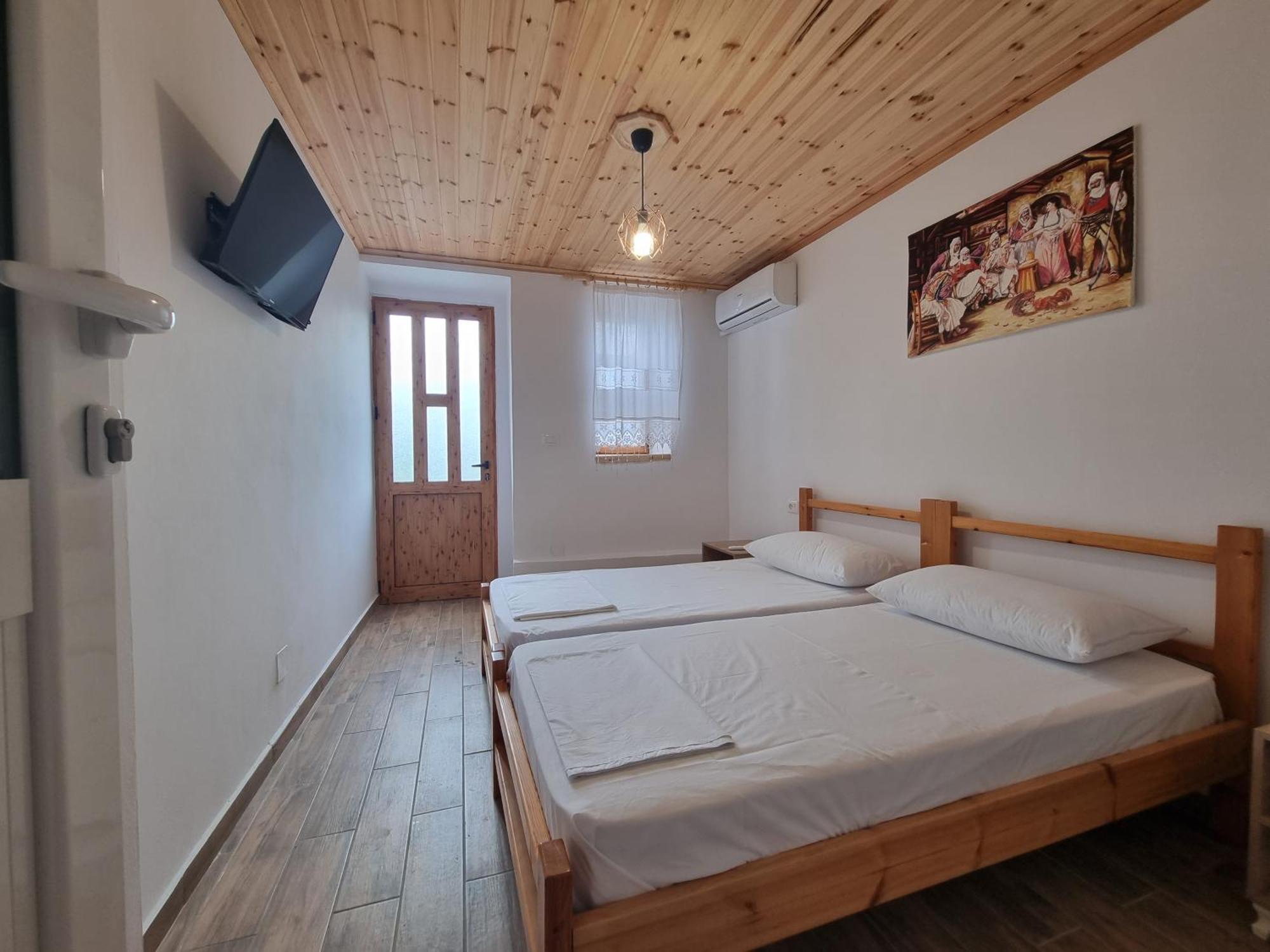 Bed and Breakfast Tony'S Terrace Гірокастра Екстер'єр фото